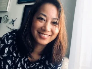 00 TomoMori 2021 Headshot2021 72dpi RS2