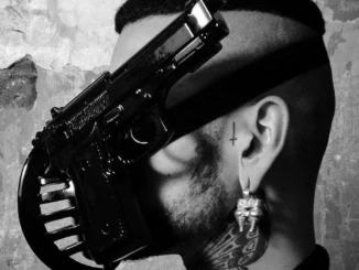 headpieceguns2C20132Cmixedmedia