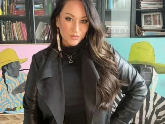 DanielleSeeWalkerbiophoto1 RS