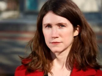 annaauthorphoto2020small RS