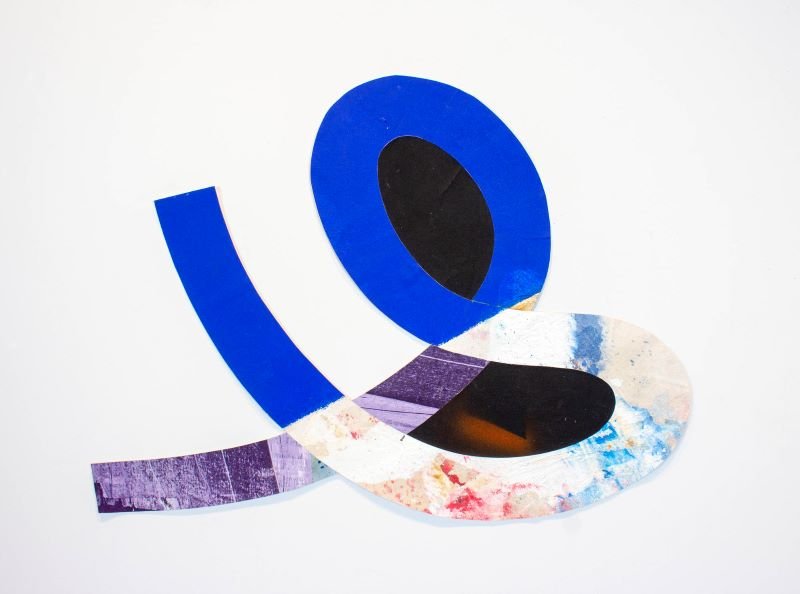 BackwardBlueAmpersand